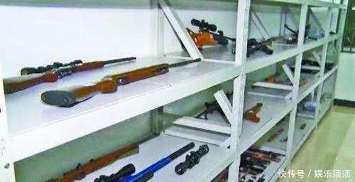 家中|他身价400亿，汶川大地震捐5千万，被捕时家中却搜出一个排的武器