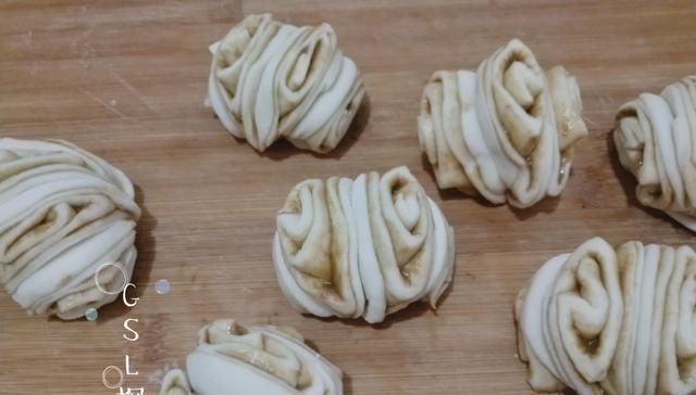 筋道|馒头吃腻了,试试这个面食,筋道咸香,连吃三个都不够