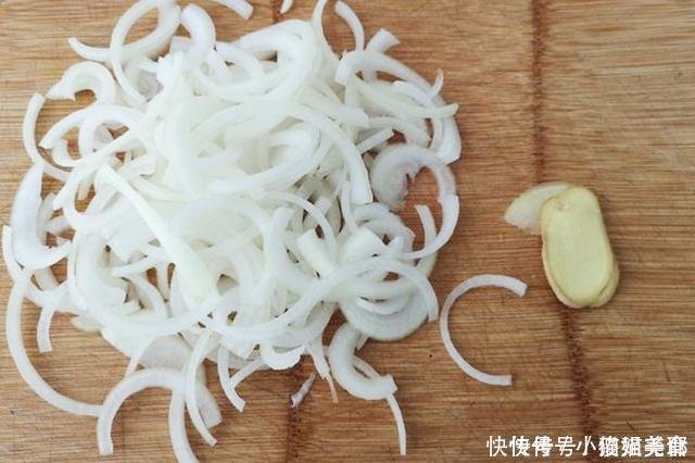 清除|洋葱和它是绝配,三天两头吃一次,清除体内垃圾,好吃不长肉