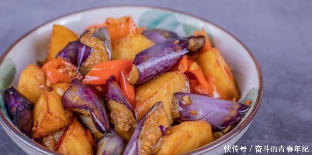 茄子|东北妈妈地三鲜这样做,味道鲜美,软糯绵软,外焦里嫩,绝了