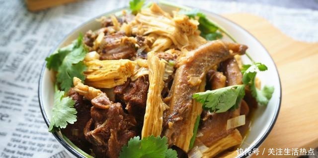 腥味|做好的鸭肉腥味重，原来要多加这1步，5分钟去除腥味，肉香味美