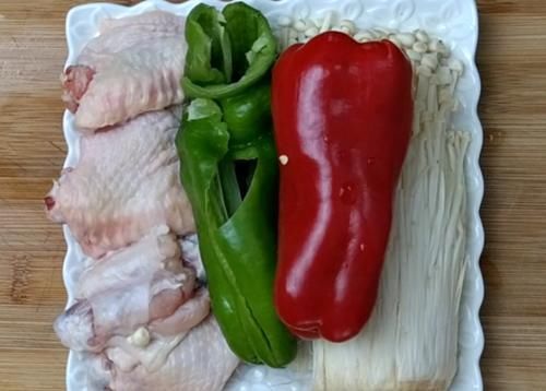 开胃|简单好吃的金针菇鸡翅卷,鲜嫩爽口,营养开胃,不错的家常美食