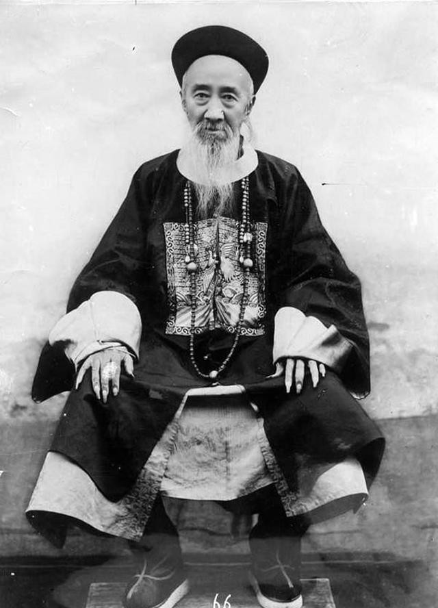 叶赫那拉|晚清封疆大吏们：个个威风八面，对大清愚忠，图9是民族英雄左宗棠
