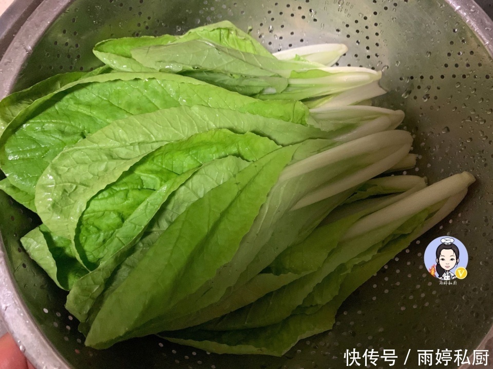 芹菜|秋天吃饺子,韭菜芹菜都不如这个馅,2块钱一把,鲜香味美特好吃