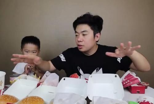 汉堡|把肯德基的汉堡和炸鸡全部买下来,得花多少钱没想到会这么便宜