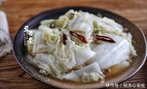 技巧|醋熘白菜，不是醋炒白菜那么简单，要想好吃还香，这些技巧要懂得