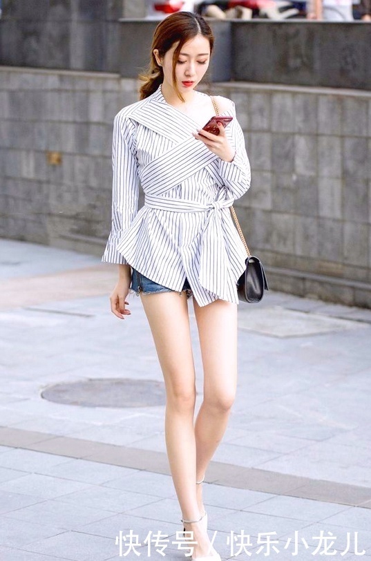 呈现出|穿搭 白皙女神追寻时尚不是为攀比,呈现出高贵的感觉