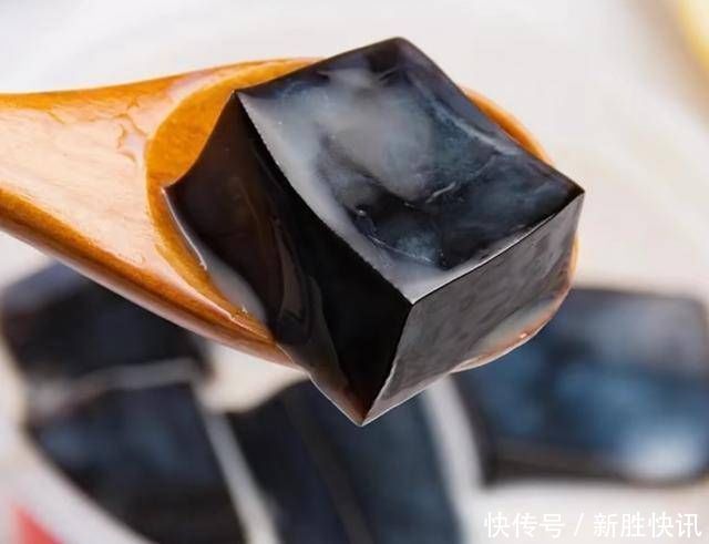 网络|大家都知道,网络上最难吃的零食是第一个吐出来的,第三个不好看