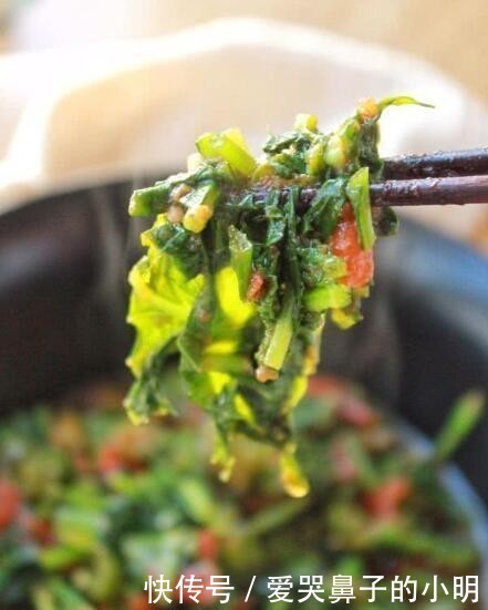 妈妈|妈妈味道的萝卜叶拌菜,膳食纤维超高,减肥当主食,越吃越瘦