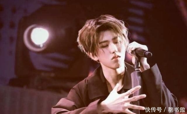 节目|青春芒果夜:蔡徐坤《情人》歌词大篇幅打错,温柔情歌变幽默笑话