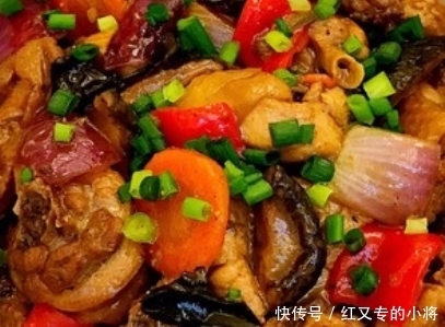 维生素|大人小孩都喜欢的荤菜,鲜嫩多汁,骨香浓郁,咬一口能滋出肉汁来