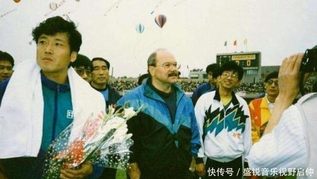座上宾|还记得国足第一位洋帅吗?曾上春晚当座上宾,如今78岁仍不愿退休