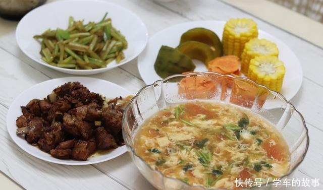 评论|婆婆做的晚餐,有荤有素粗细搭配,发圈后,朋友评论说,难怪瘦了