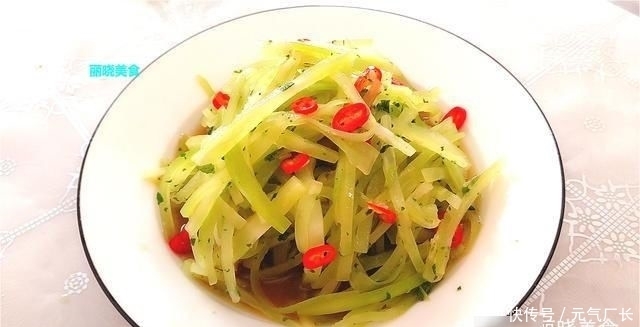 做法|莴笋最简单好吃的做法,不用炒不水煮,清脆又爽口,全家人的最爱