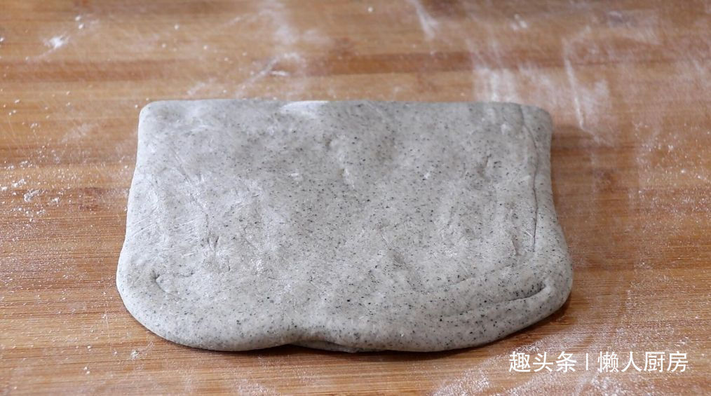  做法|这是刀切馒头的做法，不需要二次醒发，加上黑芝麻，香味更浓
