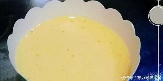 宝宝|入秋后,妈妈做的这款小蛋糕火了,宝宝特别爱吃,完全吃上瘾了