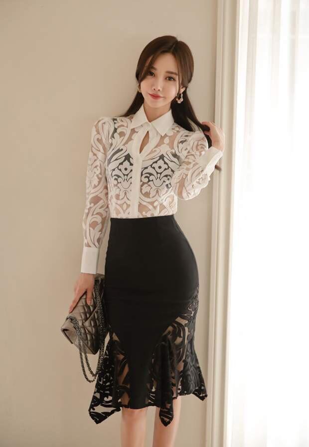  孙允珠|美女孙允珠搭配蕾丝镂空套装，尽显时尚潮流气息