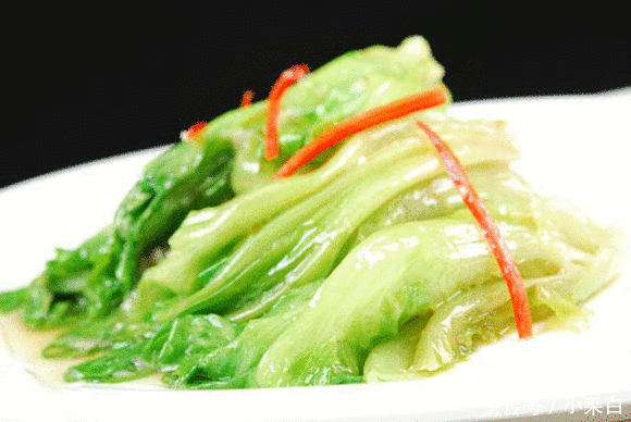  饭店|“炒生菜”先放蒜米还是后放？饭店大厨：多加一步，生菜又脆又绿