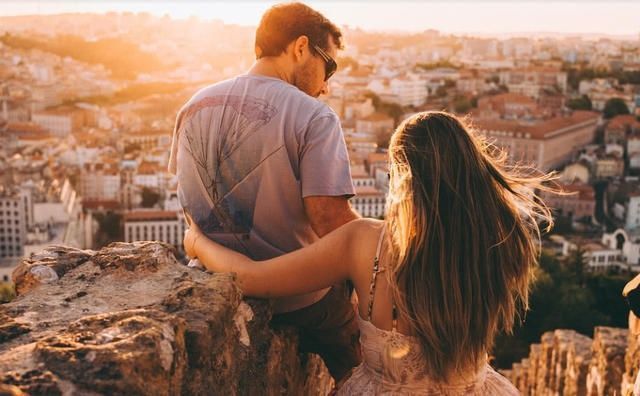 工作稳定|哪种男人,在中年还会让女人动情多半就是这3种