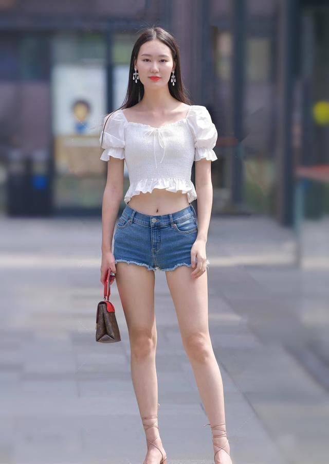 高跟鞋|有颜有型还百搭,原来高跟鞋才是夏天街头的王者,轻松凹造型