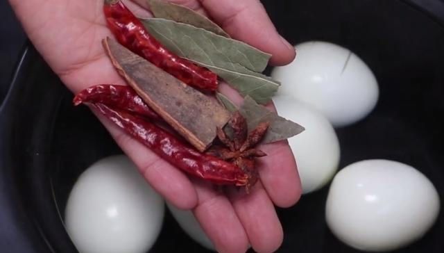 美味|鸡蛋不要煮着吃了,教你创新吃法,不加一滴水,营养美味,真解馋