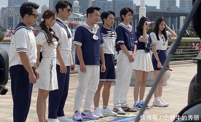  娜娜和吴宣|《跑男》路透照，欧阳娜娜身材比例好，吴宣仪不愧是“女团腿”