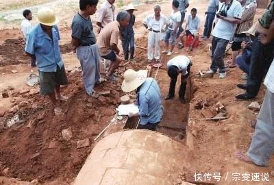 专家|村民举报山坡上半夜明灯,警方发现巨大盗洞,专家:墓主大有来头