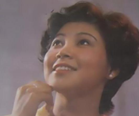 韦唯|出身军人家庭,打败毛阿敏韦唯,三登春晚成名,却遭遇丧夫之痛