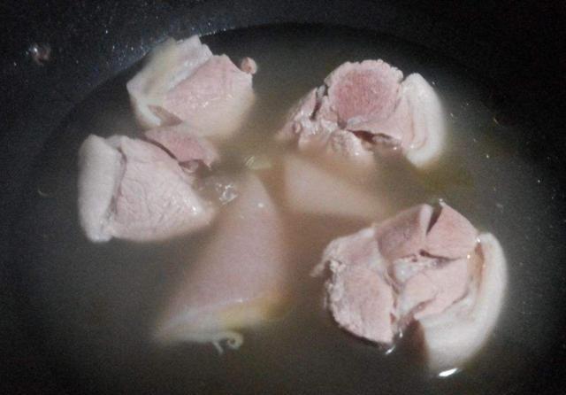 用清水|啥肉都不要直接焯水,不然越焯越脏,教你一招,脏东西自己跑出来