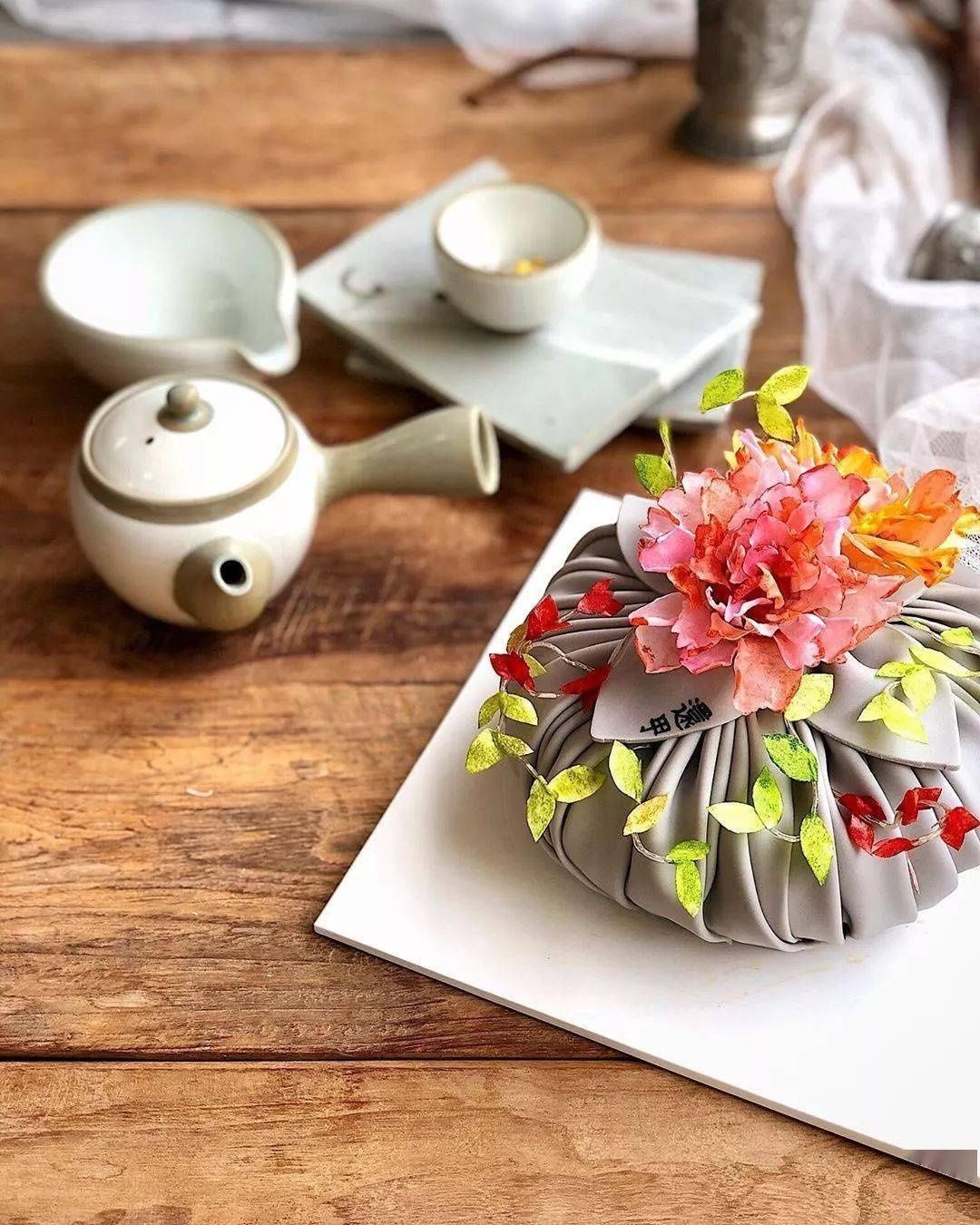 包袱蛋糕|脑洞太大韩国小姐姐晒神秘蛋糕,引百万粉丝每天催更太美了,每一张都让我流口水…