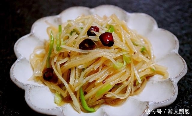 a1705|炒土豆丝虽然简单,这几个烹饪误区,不少人犯过,不爽脆