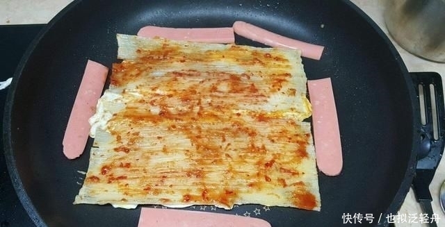 做法|教你烤冷面的秘制新做法,让人吃一口以后,就不舍得放下筷子了