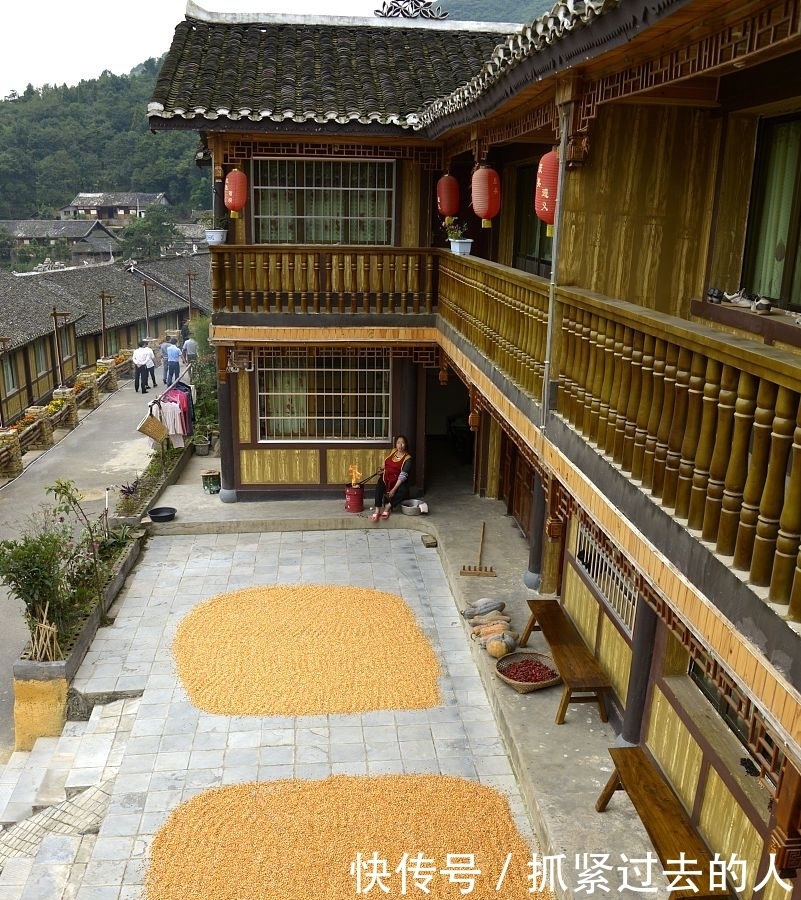 城市|三十年后农村的大爷大娘,周围的人都不认识了,还有必要回去吗?