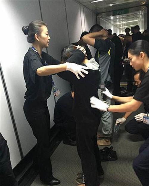  冒充|他冒充军人行骗15年，结果却入戏太深，被捕后：你敢对少将动手？