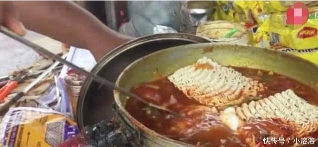 印度人|在印度只有土豪才吃得起泡面, 来看印度人是如何吃泡面的