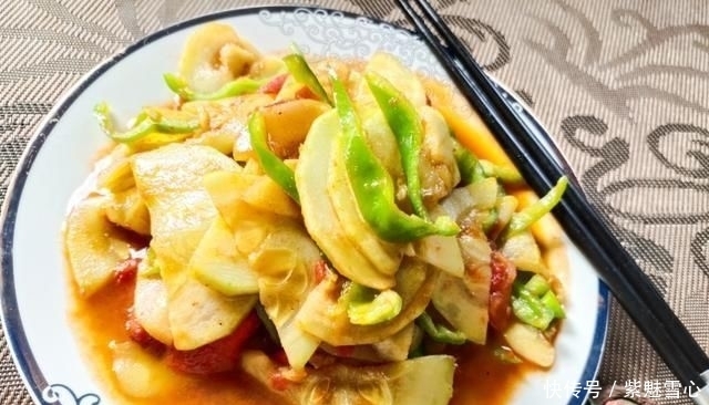  一块钱|夏天不懂吃这菜亏了,一块钱一大盘,比肉还抢手,清热润肺止咳