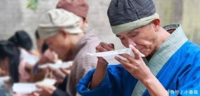  影视拍摄|横店20万临时演员现状：光棍的世界，懒汉的天堂，疯子的乐园