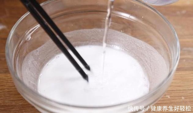 好吃|教你在家做凉皮,不揉面不洗面,简单几步就能做成功,劲道又好吃