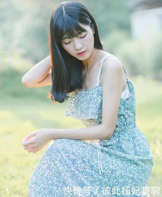 老气|碎花裙穿什么颜色不显老气，几种色彩清新又飘逸