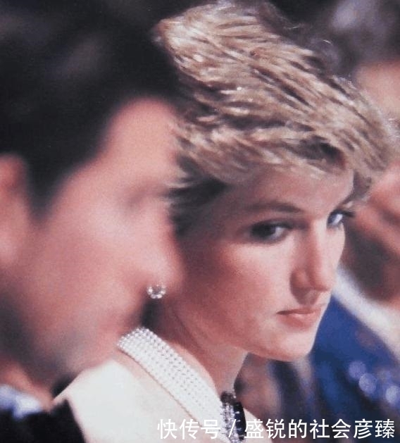  戴安娜|戴安娜王妃老照片, 明媚的笑容难掩心中的落寞, 图五让人心碎不已