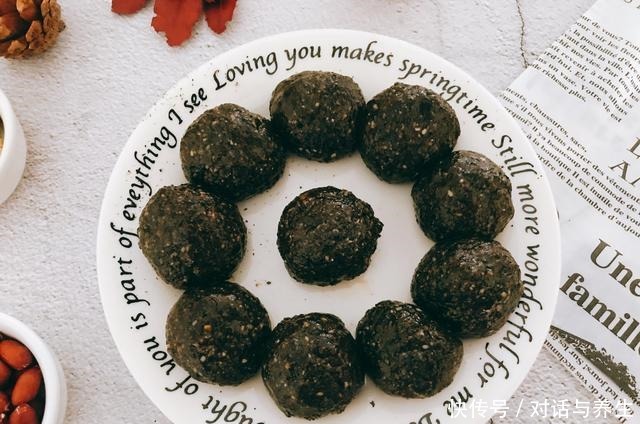 气色|这个黑色的东西,每天吃一点,居然能补肾,还能让女人气色红润