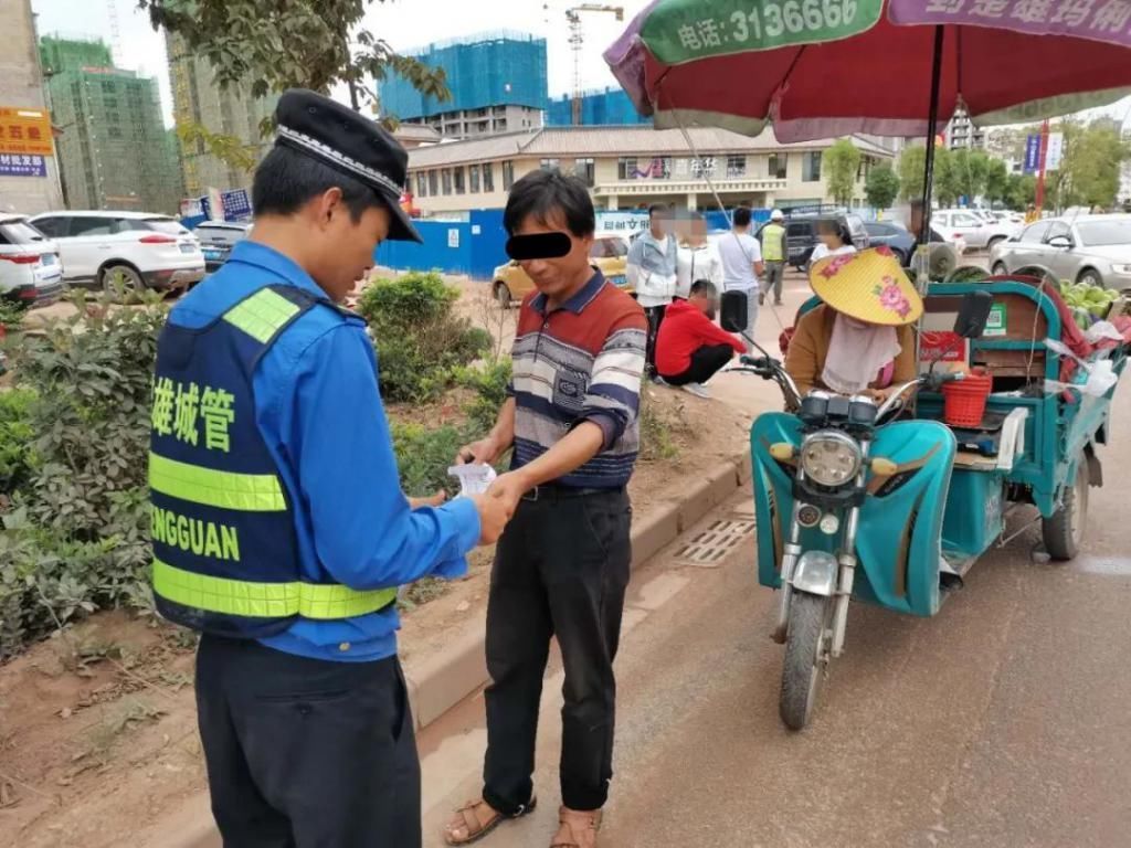 罚款|散发小广告、不文明养犬……这行不文明行为被曝光了