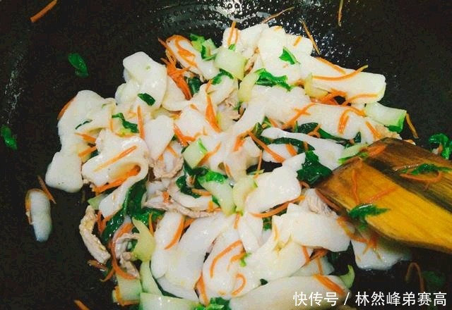  全家|天热真没胃口，简单快炒一盘它，好吃又开胃，全家抢着吃