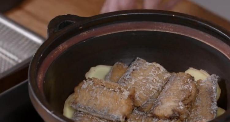 在家|教你在家做酥焖带鱼,外酥里嫩,快来尝尝吧