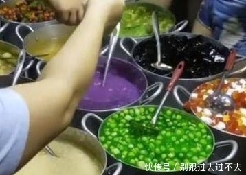 自助|90后“懒女生”卖自助饮料,23锅配料随便加,收入路人都眼红