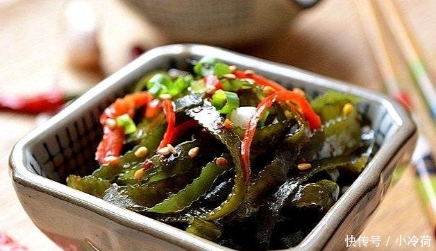 辣椒|凉拌海带脆爽入味操作要点,浇油1步最重要,香菜辣椒要放对位置