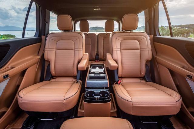  长轴距|一家人出行新选择，3025mm超长轴距，2022mm宽体车身，50.98w起