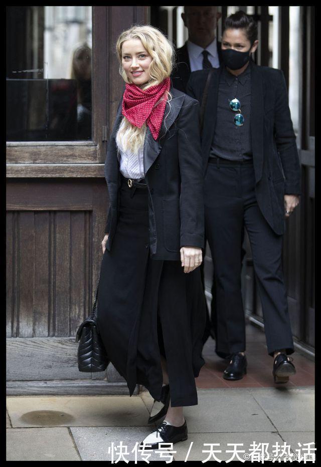 尼德|约翰·尼德普西装革履像个雅痞绅士,艾梅柏·希尔德精致造型太迷人