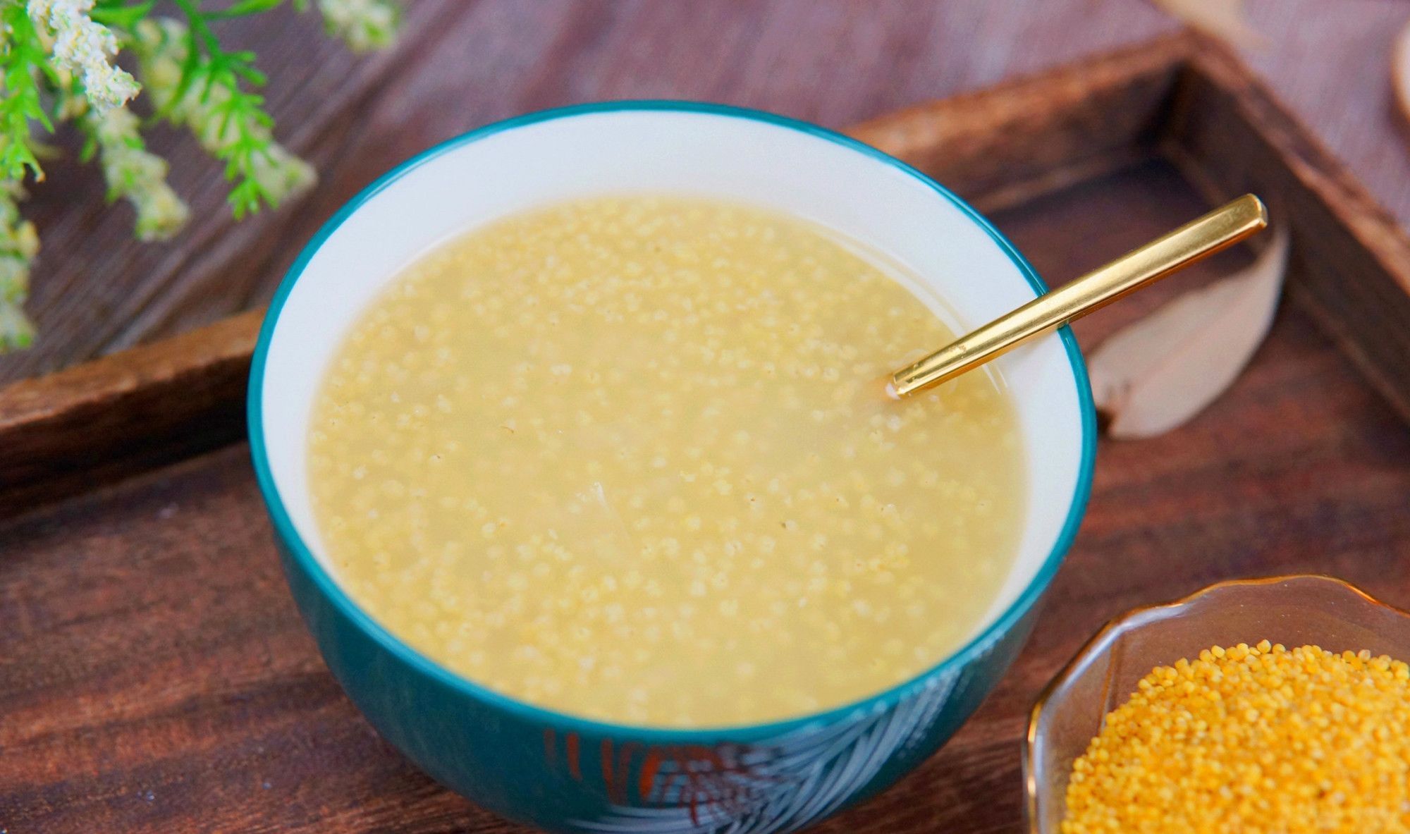 开水|熬小米粥时,用冷水还是开水都不对,记住这妙招,熬出厚厚米油