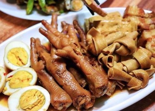 外面|家常卤肉时,无需太多香料,这4味就够了,卤出来的肉香嫩入味